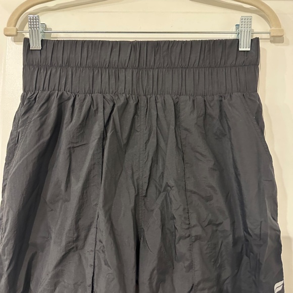 Ultra High-Waisted Piped Nylon Pant - Picture 3 of 10